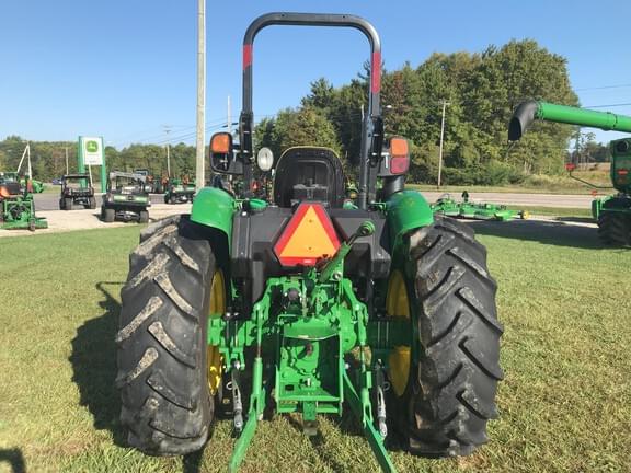 Image of John Deere 5075E equipment image 4