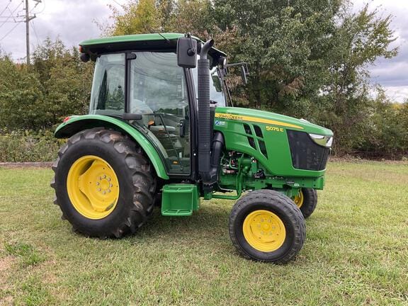 2020 John Deere 5075E Equipment Image0