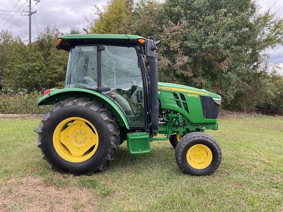 Image of John Deere 5075E equipment image 3