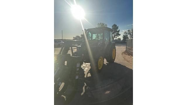 Image of John Deere 5075E equipment image 1