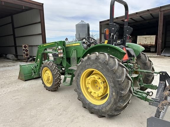 Image of John Deere 5075E equipment image 2