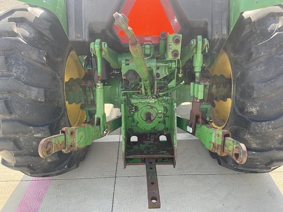 Image of John Deere 5075E equipment image 4