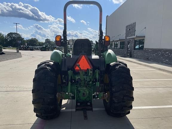 Image of John Deere 5075E equipment image 3