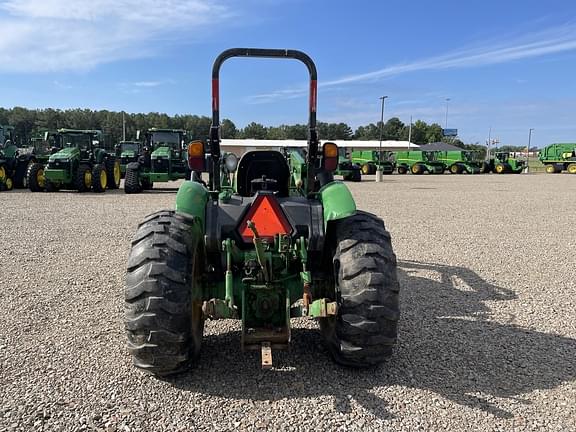 Image of John Deere 5075E equipment image 4
