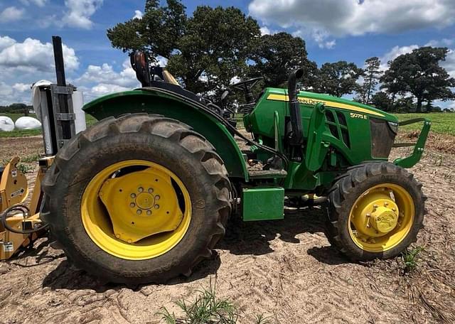 Image of John Deere 5075E equipment image 3