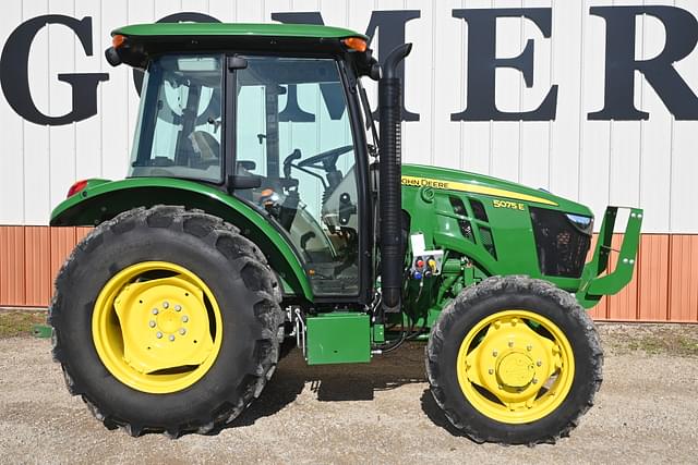 Image of John Deere 5075E equipment image 1