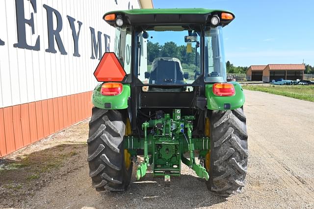 Image of John Deere 5075E equipment image 3