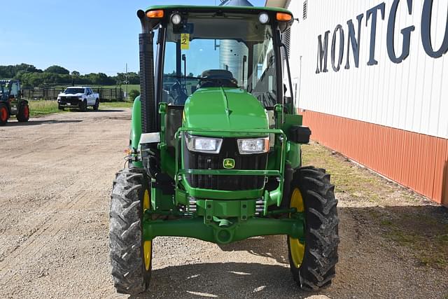 Image of John Deere 5075E equipment image 4