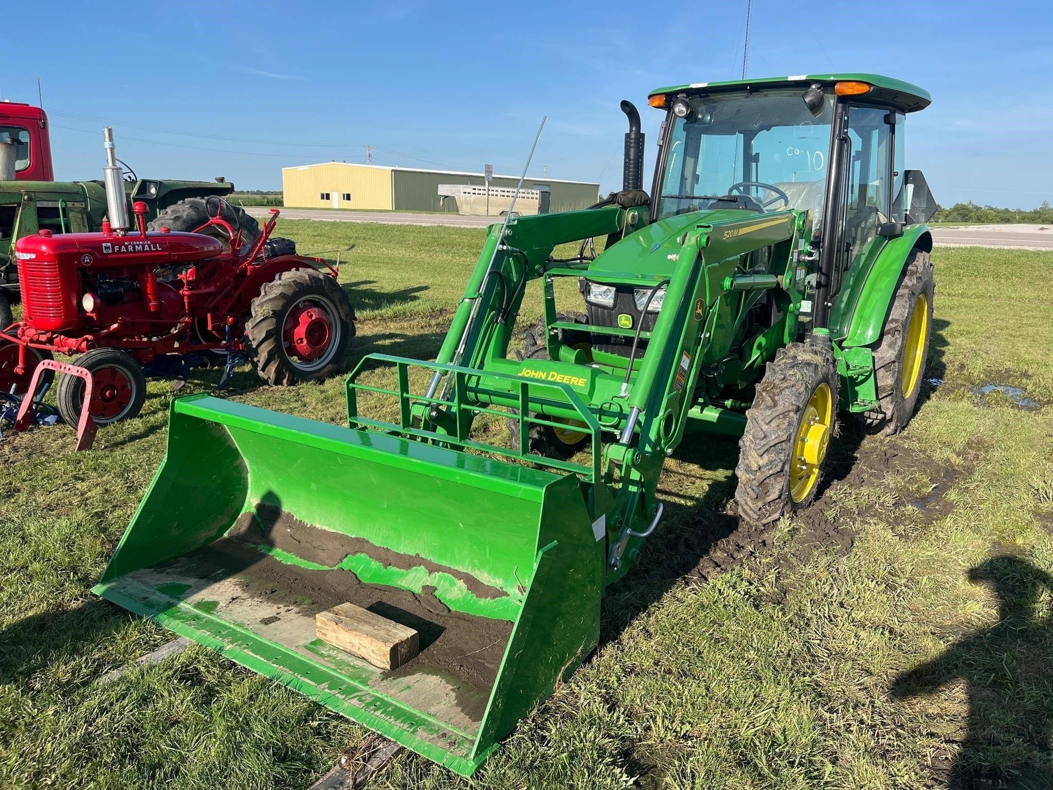 2020 John Deere 5075E Equipment Image0