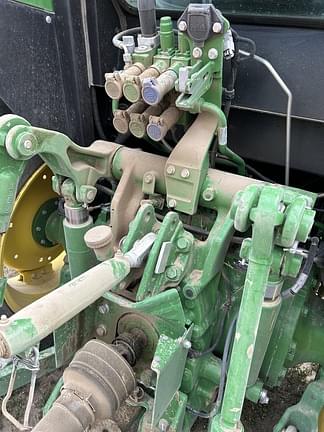 Image of John Deere 5075M equipment image 4
