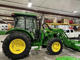 Main image John Deere 5075M 8