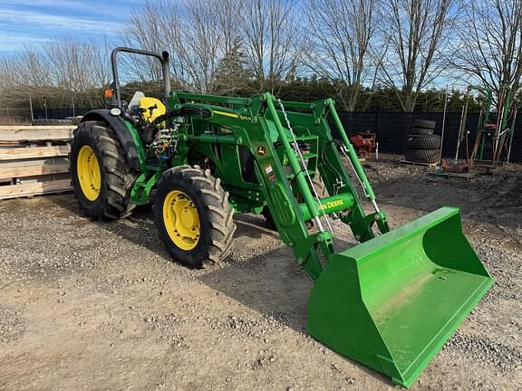 Image of John Deere 5075M equipment image 3