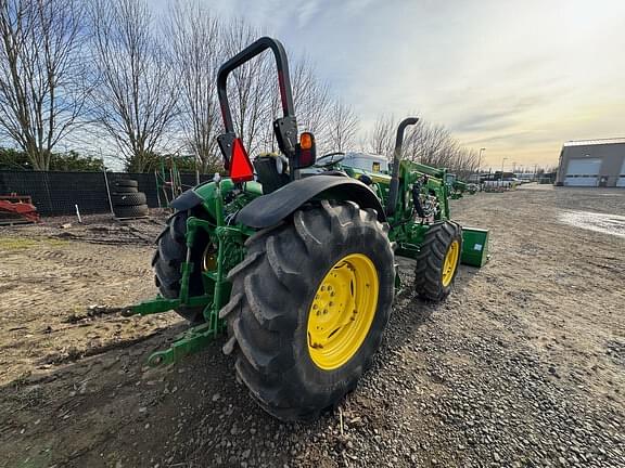 Image of John Deere 5075M equipment image 2