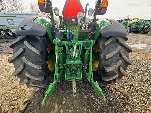 Image of John Deere 5075M equipment image 1