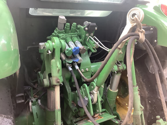 Image of John Deere 5075M equipment image 2