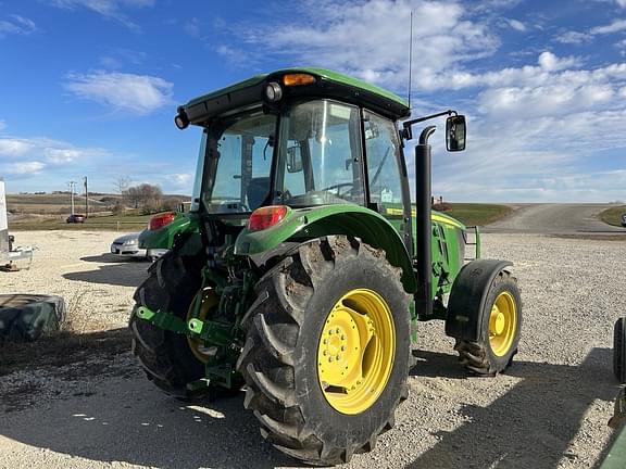 Image of John Deere 5090E equipment image 3