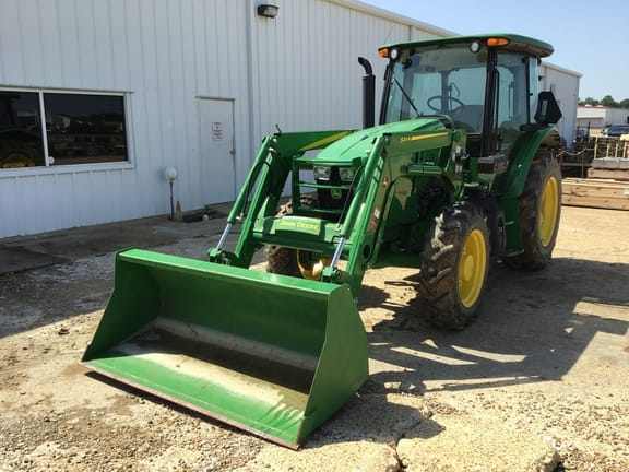 Main image John Deere 5090E