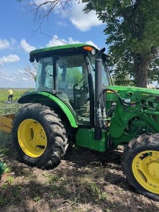 Image of John Deere 5090E equipment image 4