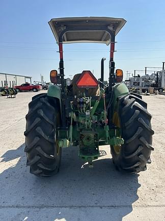 Image of John Deere 5090E equipment image 3