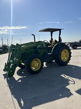 Image of John Deere 5090E equipment image 4