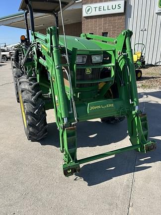 Image of John Deere 5090E equipment image 1