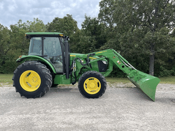Main image John Deere 5090E