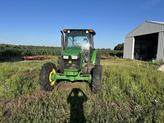 Image of John Deere 5090E equipment image 2