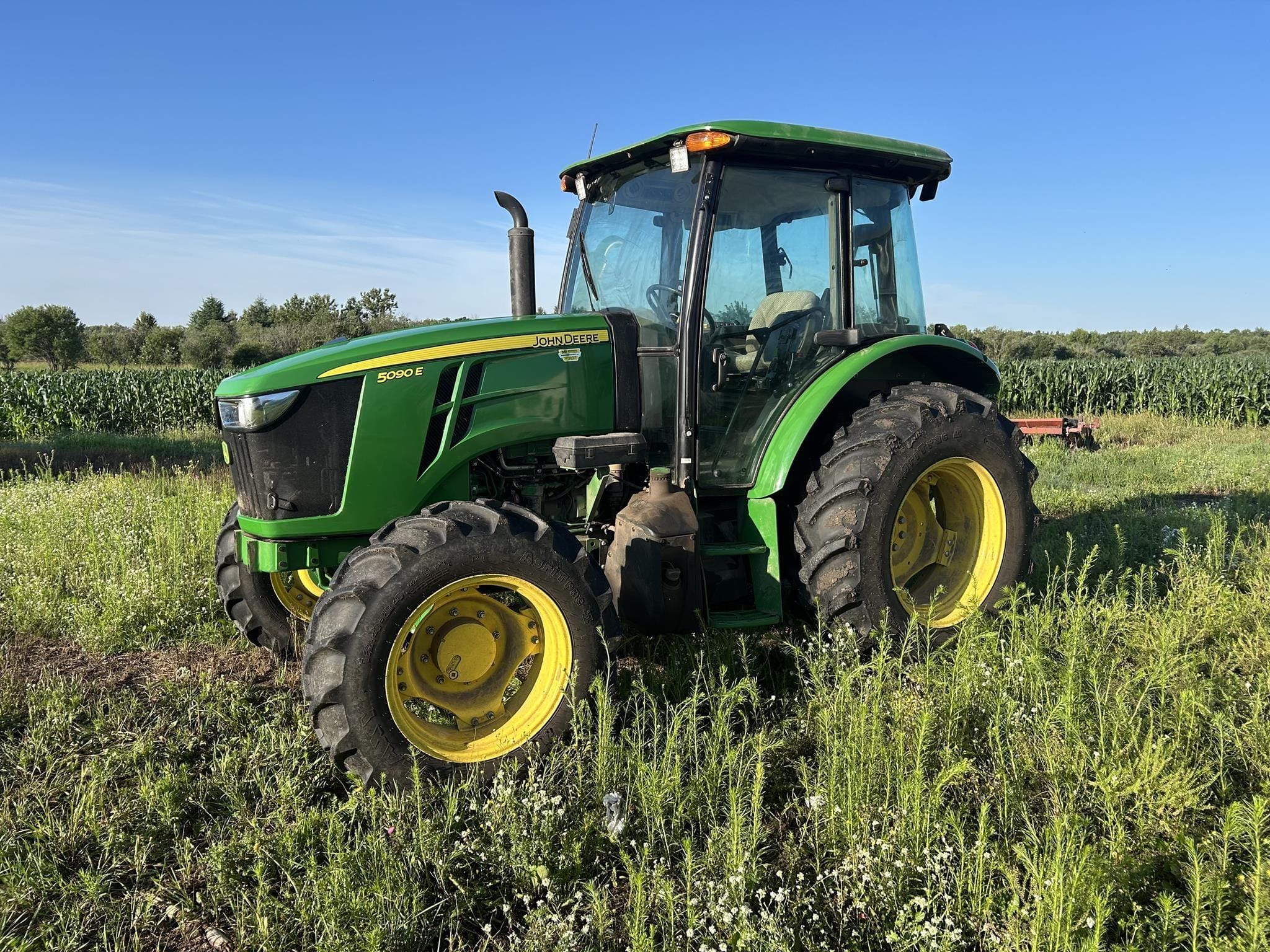 2020 John Deere 5090E Equipment Image0