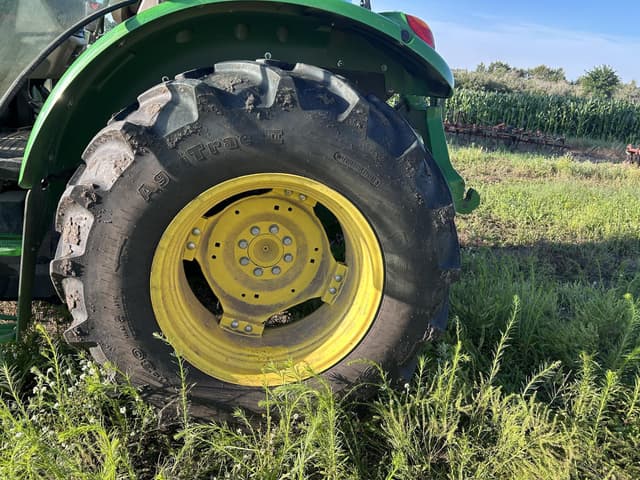 Image of John Deere 5090E equipment image 4