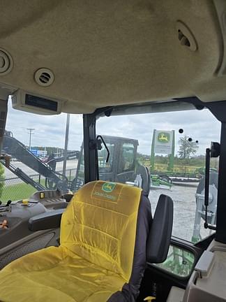 Image of John Deere 5090E equipment image 4