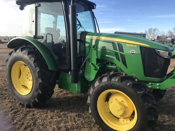 Main image John Deere 5090E