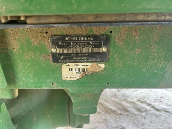 Image of John Deere 5090E equipment image 1