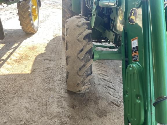 Image of John Deere 5090E equipment image 3