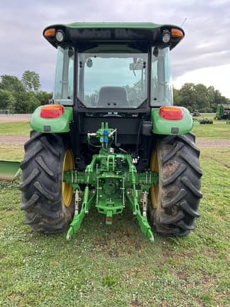 Image of John Deere 5090E equipment image 4