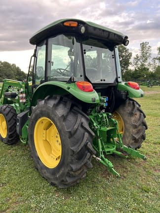 Image of John Deere 5090E equipment image 3