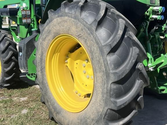 Image of John Deere 5090E equipment image 2