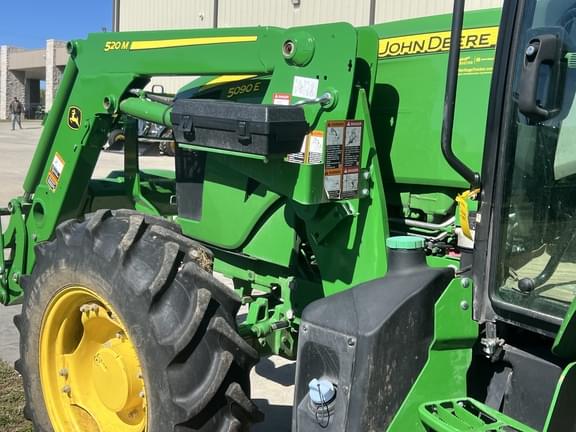 Image of John Deere 5090E equipment image 3