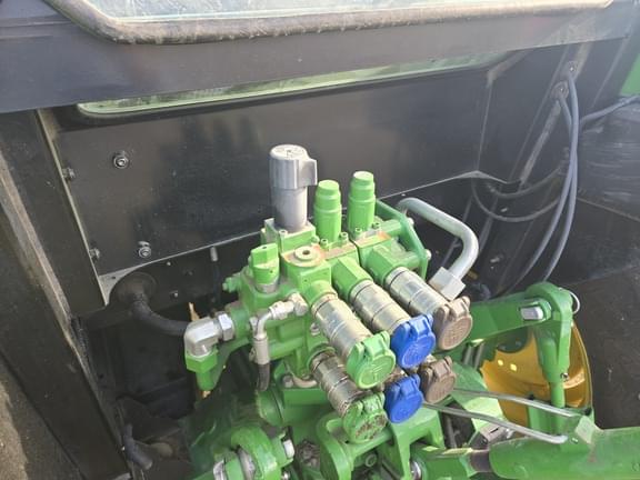 Image of John Deere 5090E equipment image 4