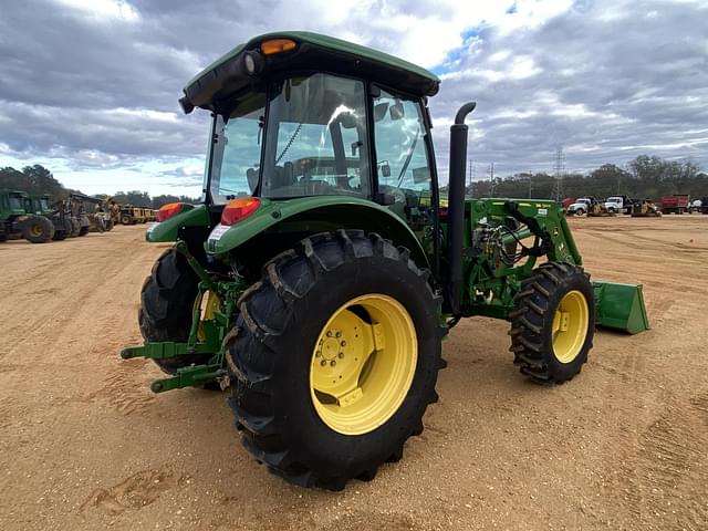 Image of John Deere 5090E equipment image 2