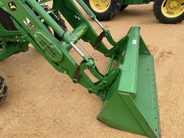 Image of John Deere 5090E equipment image 4