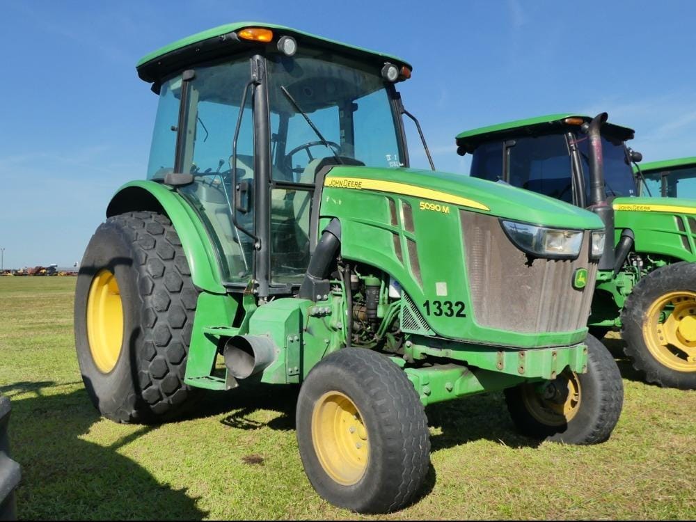 2020 John Deere 5090M Equipment Image0
