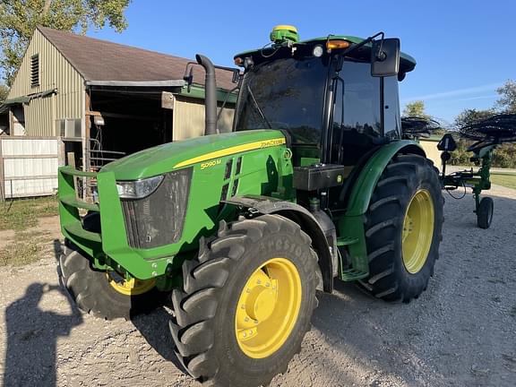 Image of John Deere 5090M equipment image 1