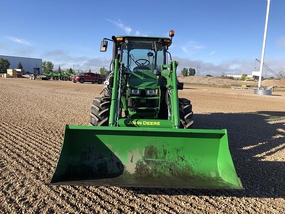 Image of John Deere 5090M equipment image 2