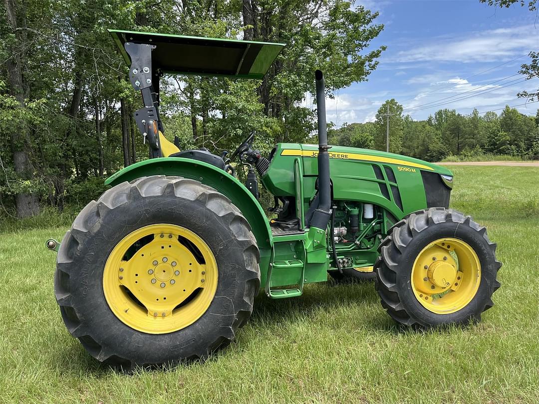 Image of John Deere 5090M Primary image