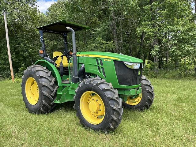 Image of John Deere 5090M equipment image 1