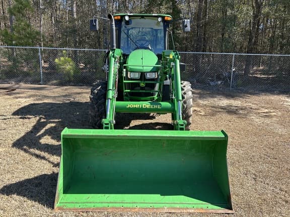 Image of John Deere 5090M equipment image 2