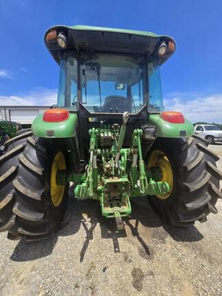 Image of John Deere 5090M equipment image 3