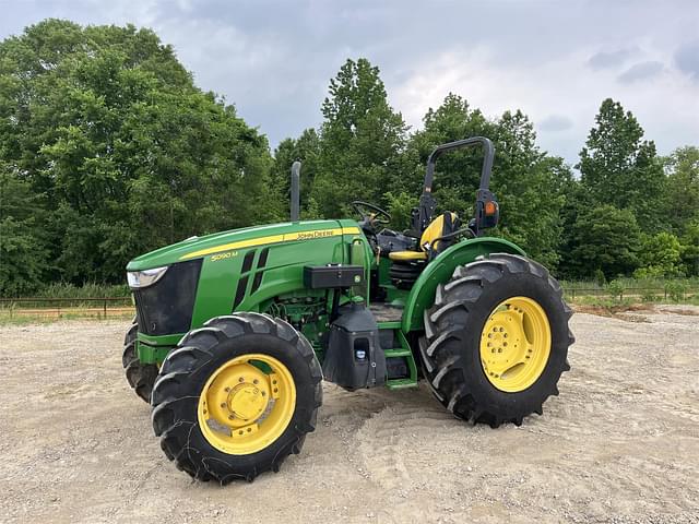 Image of John Deere 5090M equipment image 1