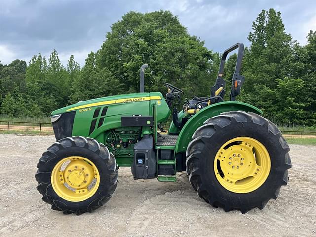 Image of John Deere 5090M equipment image 2