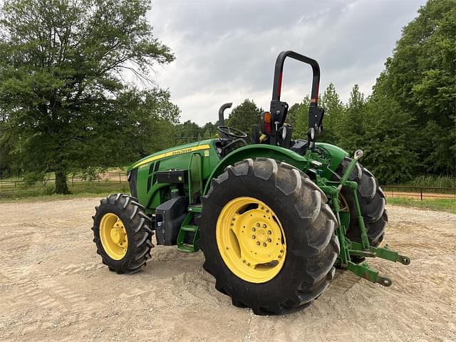 Image of John Deere 5090M equipment image 3